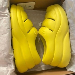 Ugg sport yeah clogs